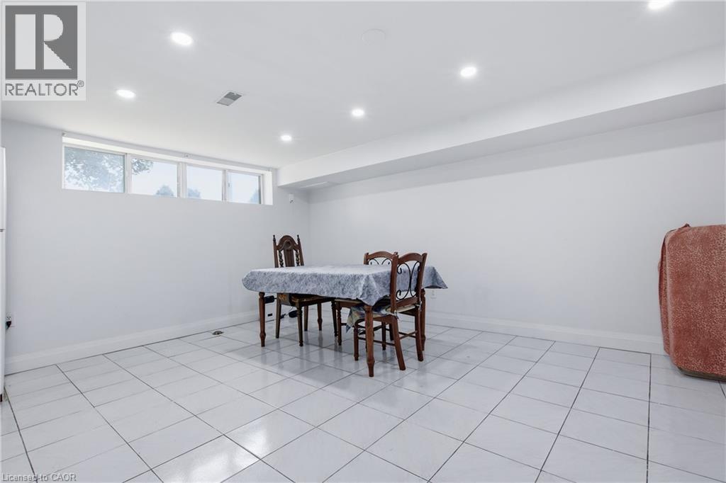 14 Avondale Boulevard Property Photo 30