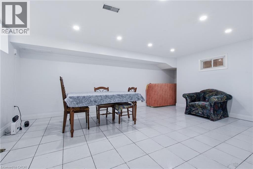 14 Avondale Boulevard Property Photo 31