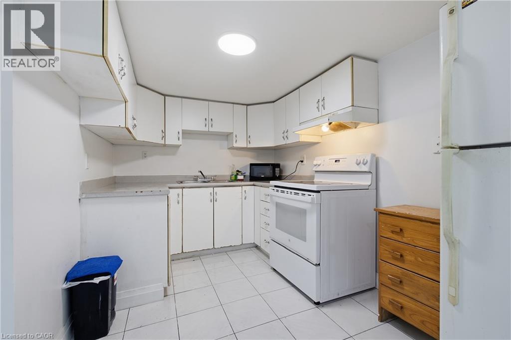 14 Avondale Boulevard Property Photo 33