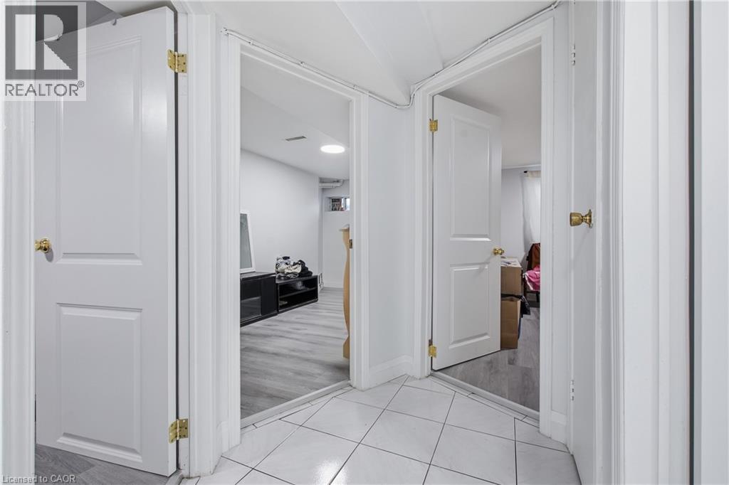 14 Avondale Boulevard Property Photo 36