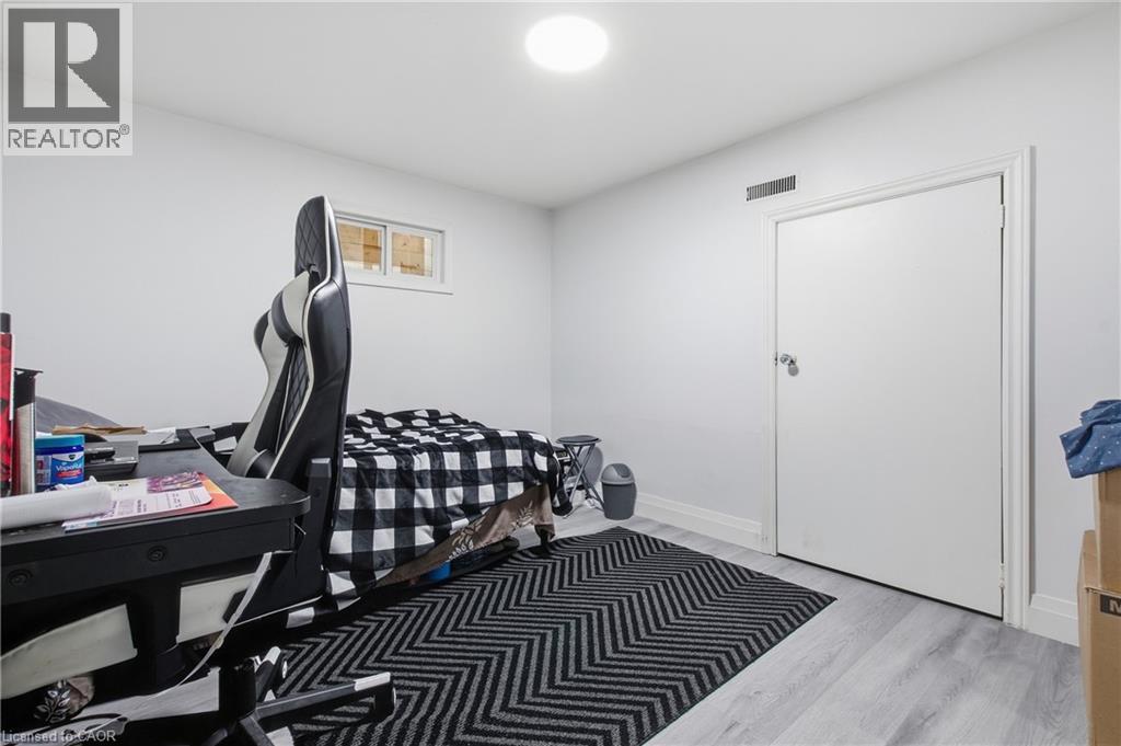 14 Avondale Boulevard Property Photo 39
