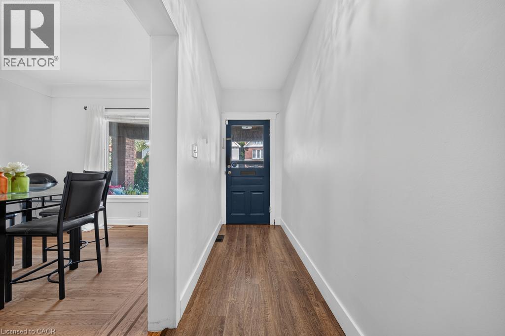 36 Sherman Avenue N Property Photo 3