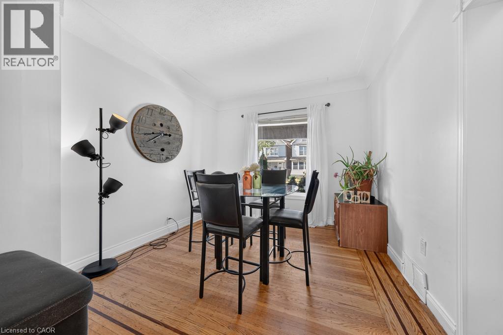 36 Sherman Avenue N Property Photo 5