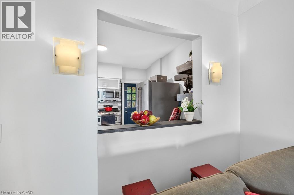36 Sherman Avenue N Property Photo 11