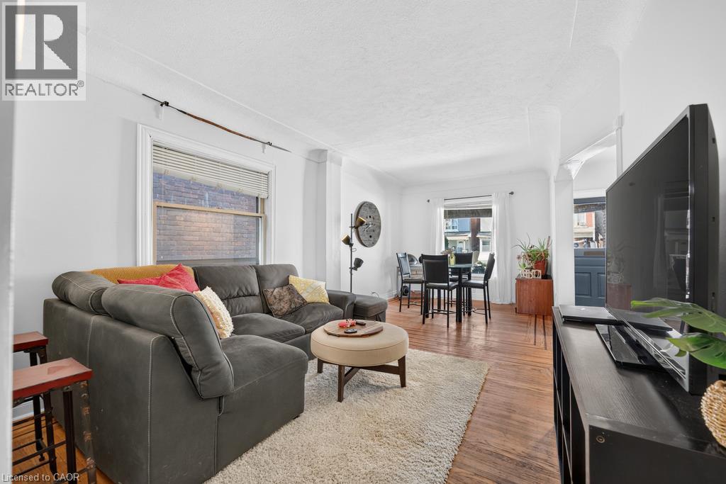 36 Sherman Avenue N Property Photo 12