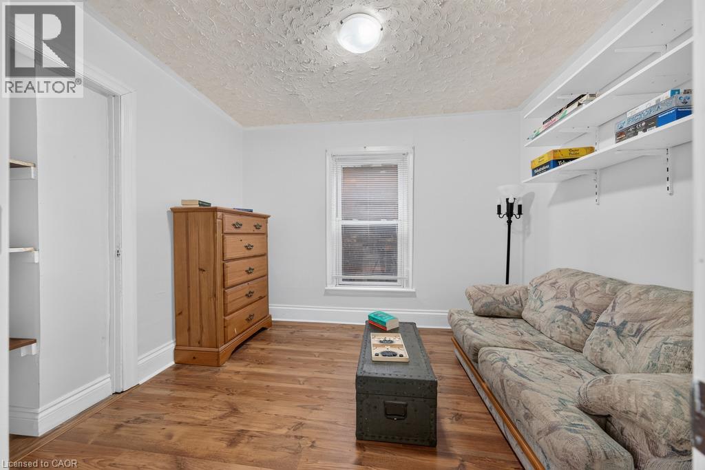 36 Sherman Avenue N Property Photo 22