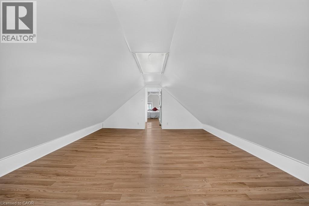 36 Sherman Avenue N Property Photo 29
