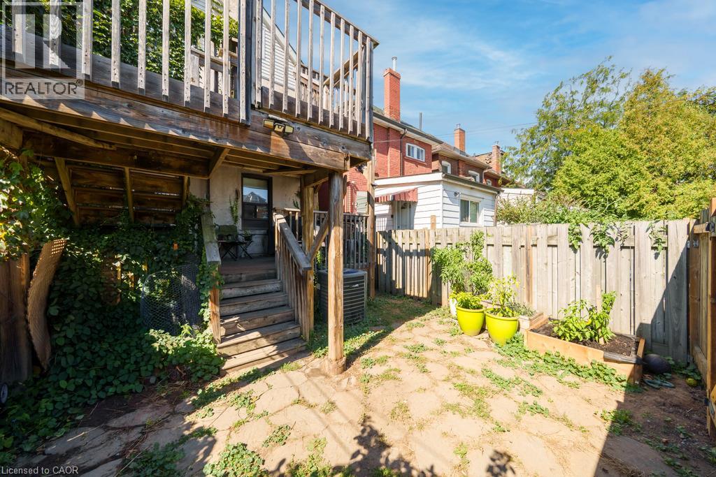 36 Sherman Avenue N Property Photo 35