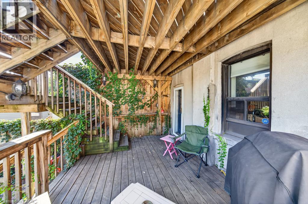 36 Sherman Avenue N Property Photo 38