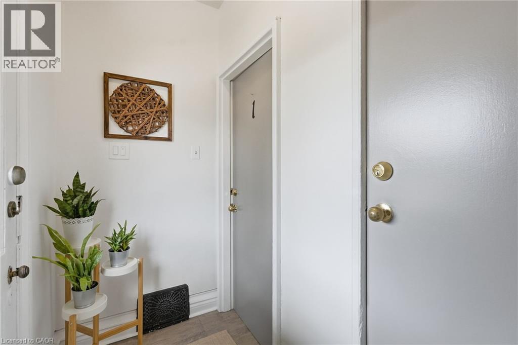 166 Emerald Street S Property Photo 4
