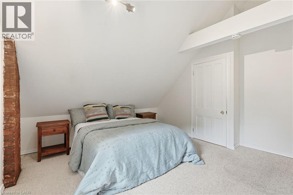 166 Emerald Street S Property Photo 22
