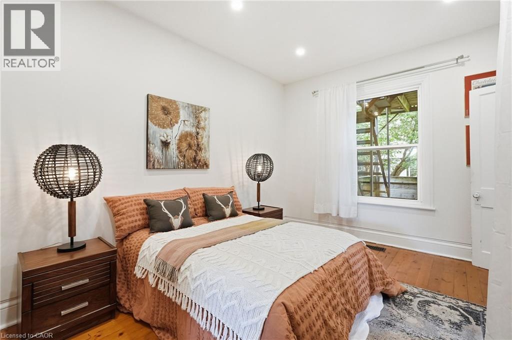 166 Emerald Street S Property Photo 29