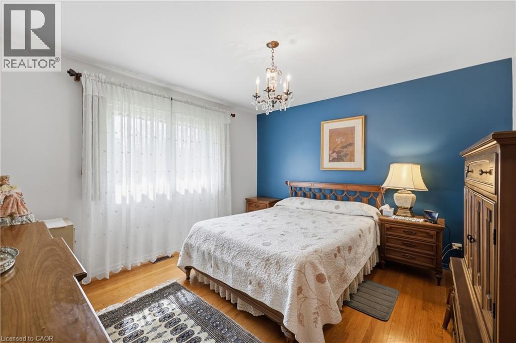 4 Kew Court Property Photo 12
