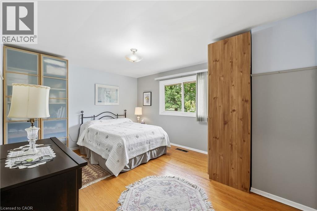 4 Kew Court Property Photo 13