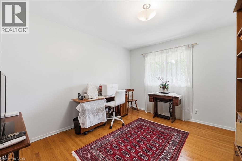4 Kew Court Property Photo 14