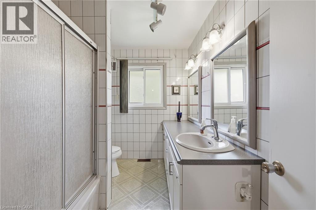 4 Kew Court Property Photo 15