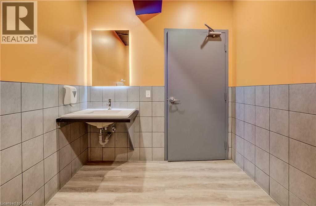 1118 King Street E Property Photo 17