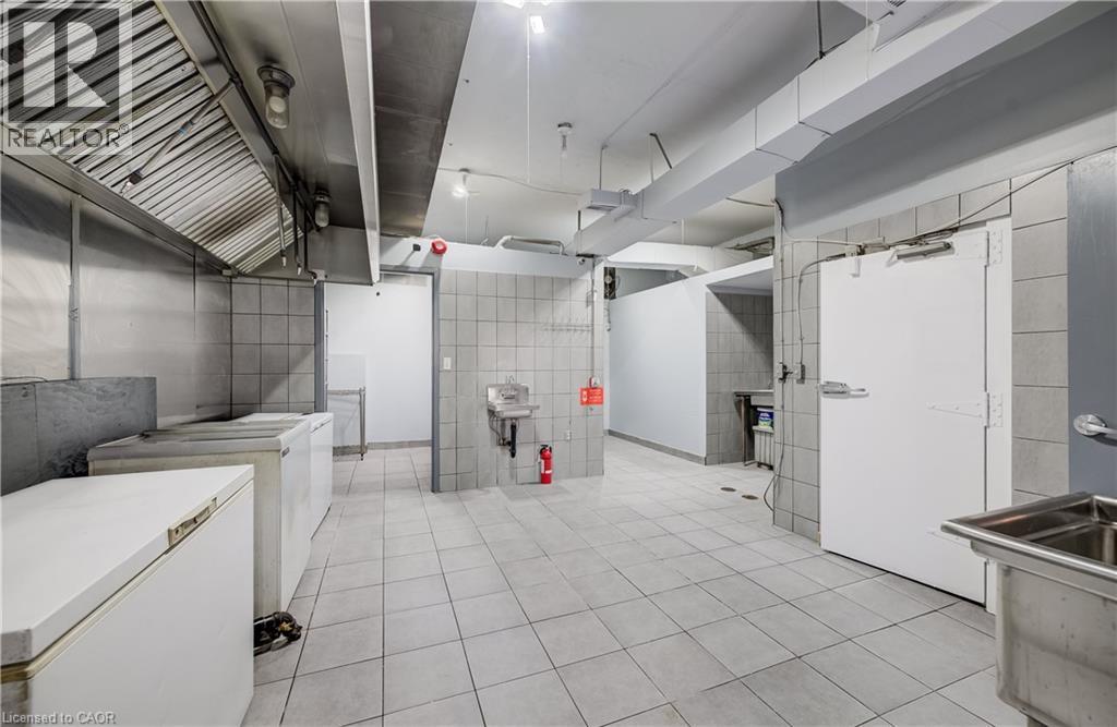 1118 King Street E Property Photo 21