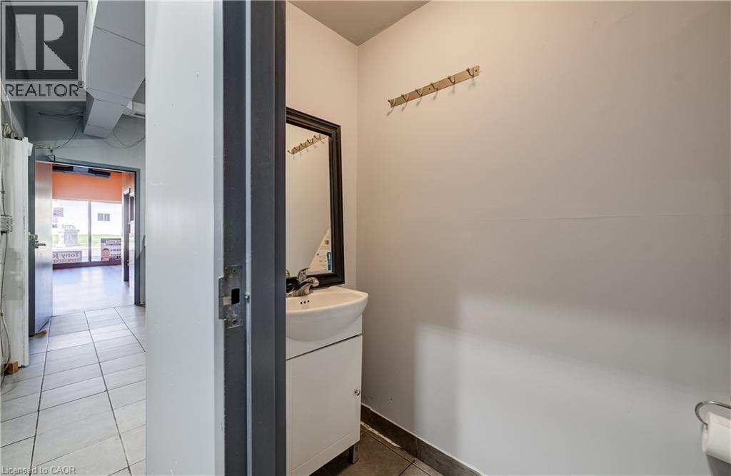 1118 King Street E Property Photo 25
