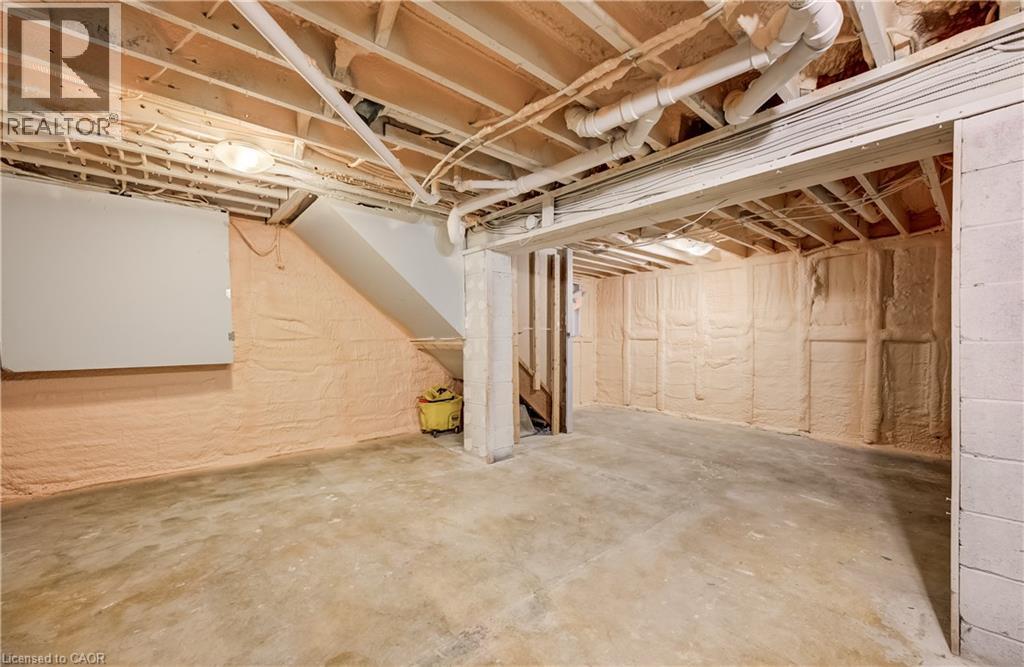 1118 King Street E Property Photo 26