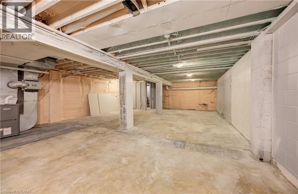 1118 King Street E Property Photo 27