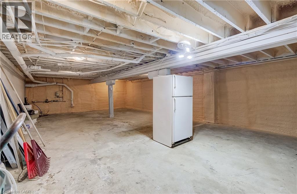 1118 King Street E Property Photo 31