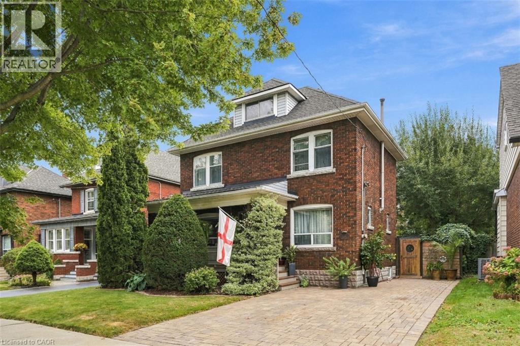 33 Tuxedo Avenue S Property Photo 2