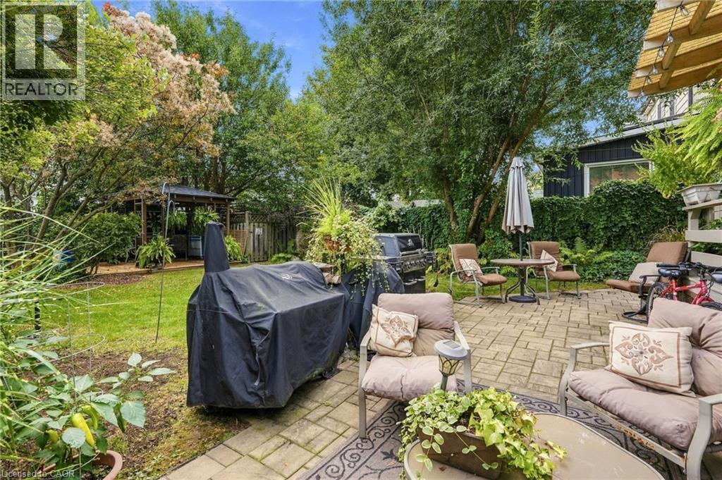 33 Tuxedo Avenue S Property Photo 17