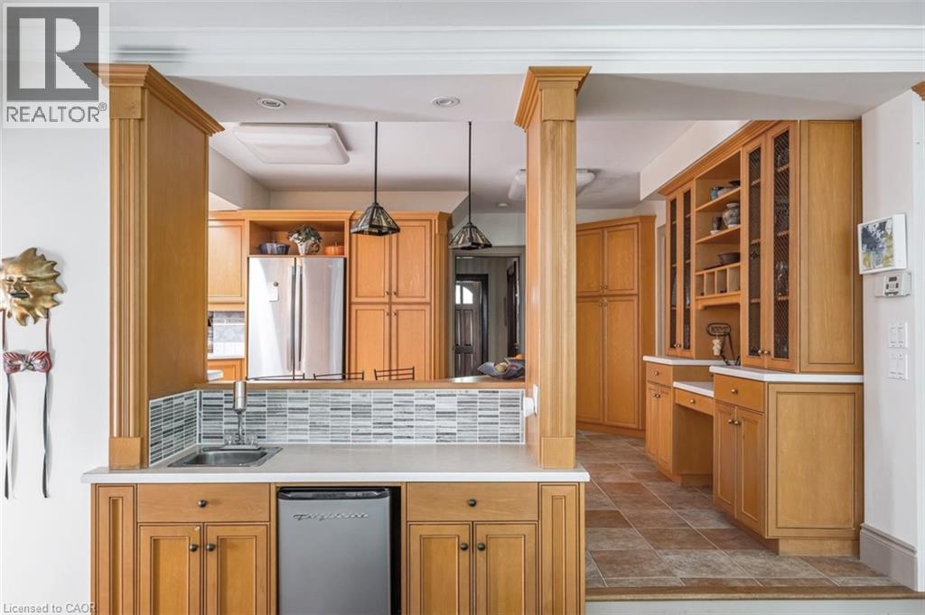 18 Forsyth Avenue N Property Photo 21