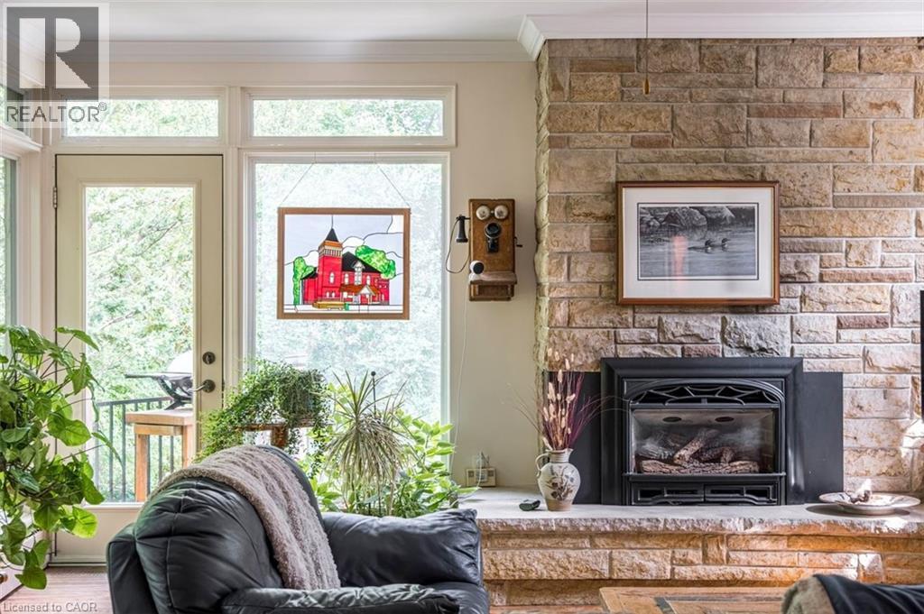 18 Forsyth Avenue N Property Photo 26