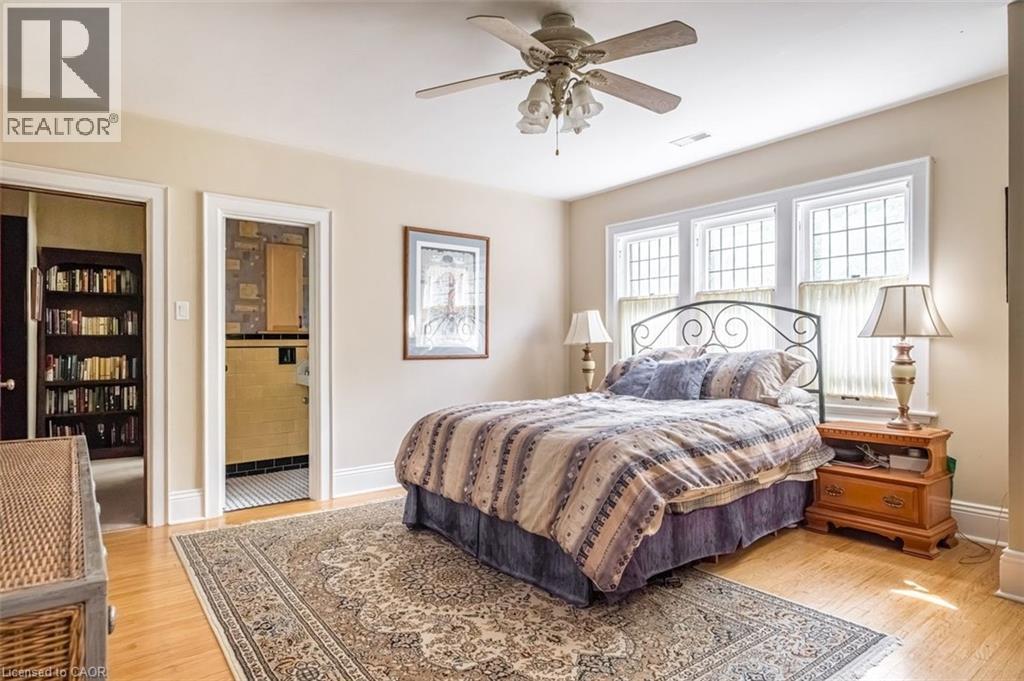 18 Forsyth Avenue N Property Photo 34