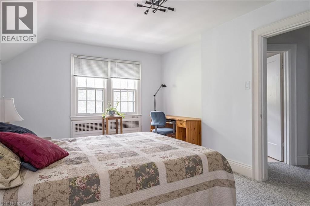 18 Forsyth Avenue N Property Photo 45