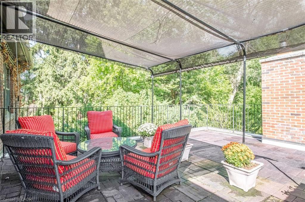 18 Forsyth Avenue N Property Photo 48