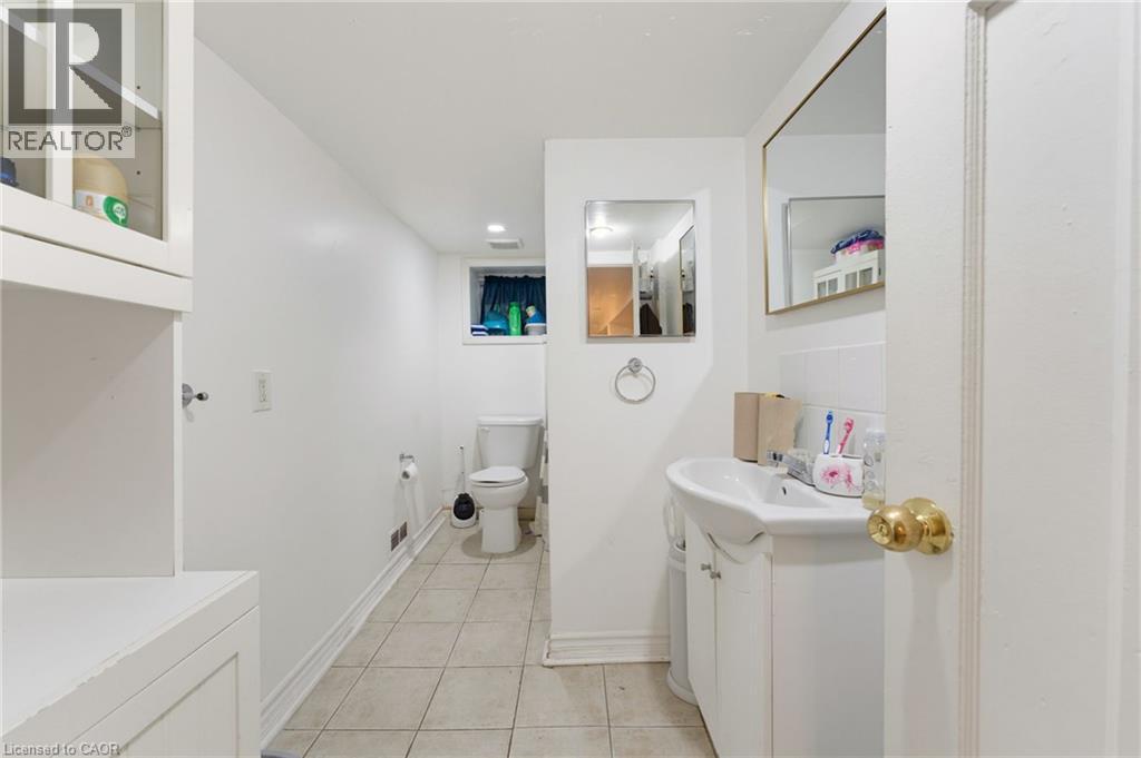113 Wentworth Street S Property Photo 41