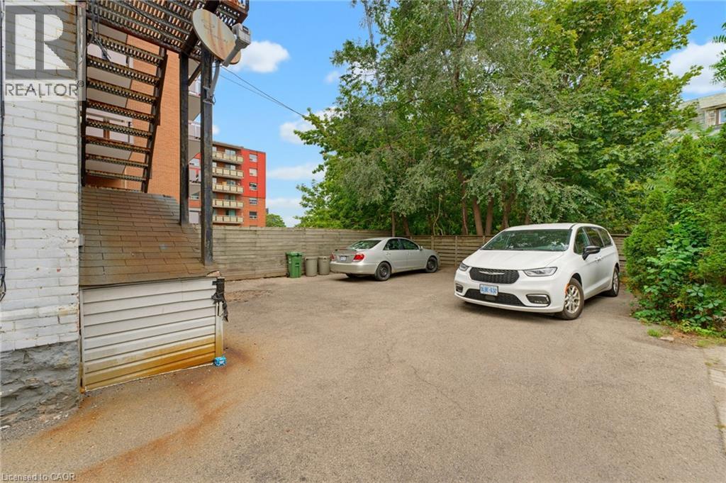 113 Wentworth Street S Property Photo 45