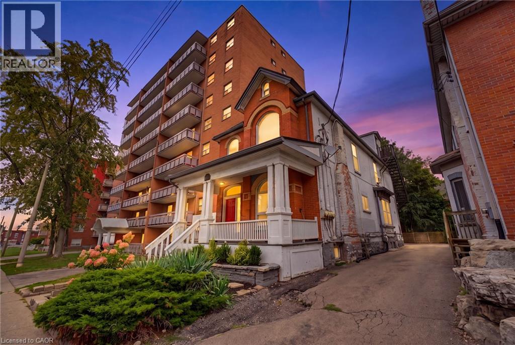 113 Wentworth Street S Property Photo 1