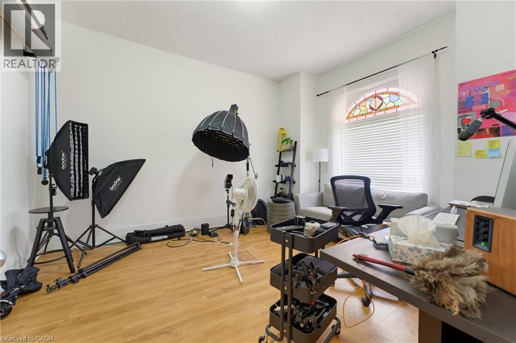 113 Wentworth Street S Property Photo 17