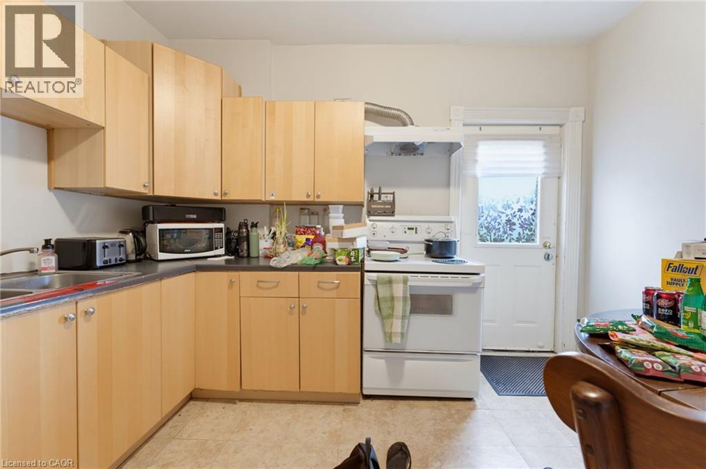 113 Wentworth Street S Property Photo 18