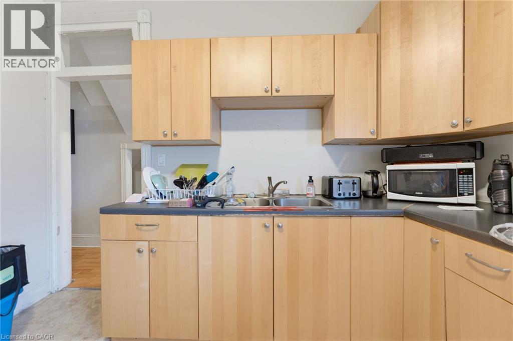 113 Wentworth Street S Property Photo 19