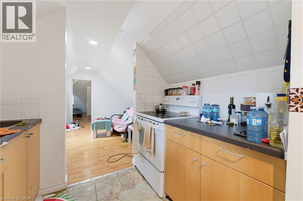 113 Wentworth Street S Property Photo 28