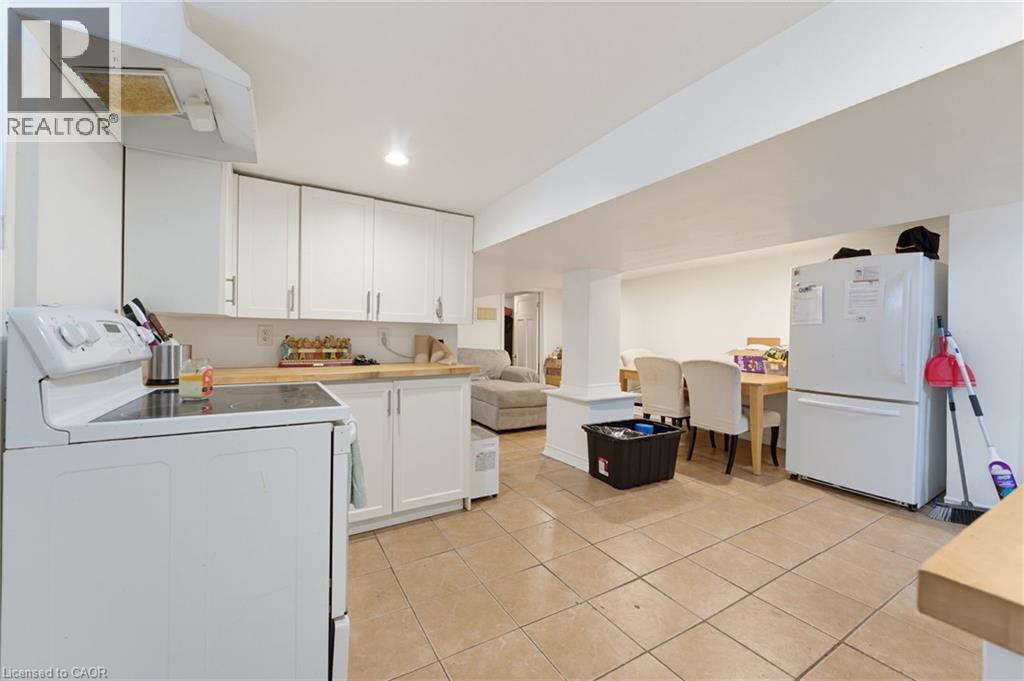 113 Wentworth Street S Property Photo 32