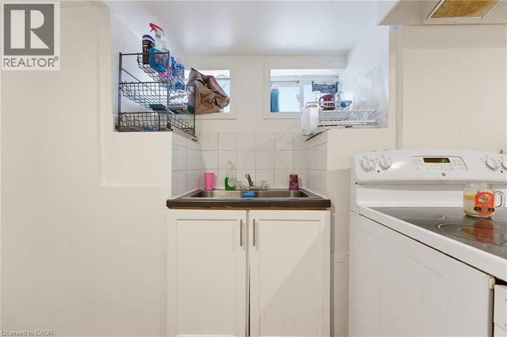 113 Wentworth Street S Property Photo 34