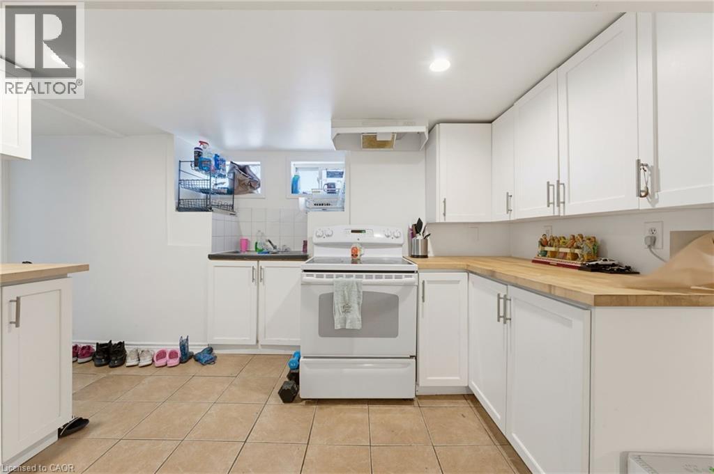 113 Wentworth Street S Property Photo 35
