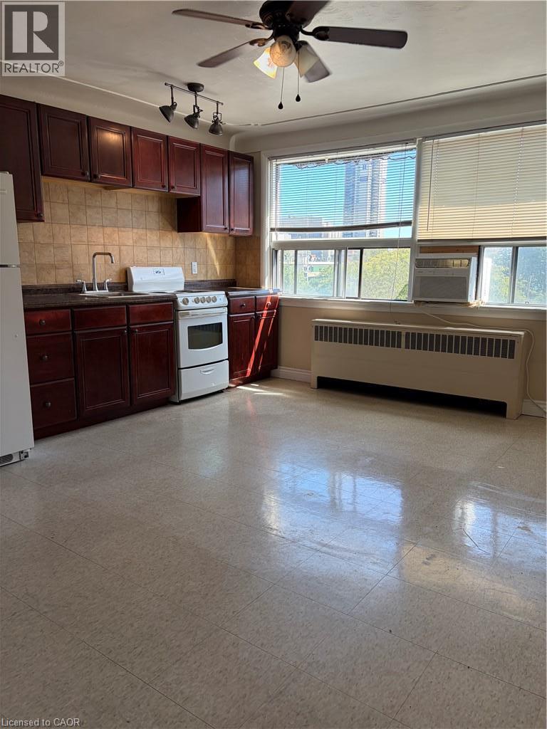 119 Macnab Street S Unit# 19 Property Photo 2