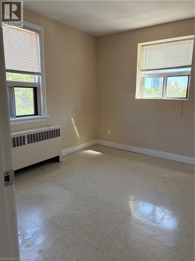 119 Macnab Street S Unit# 19 Property Photo 4