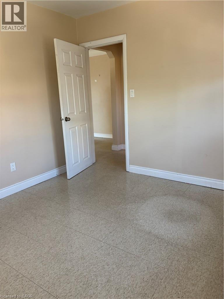 119 Macnab Street S Unit# 19 Property Photo 5