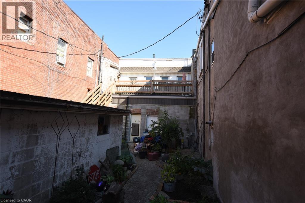40 & 42 Robinson Street Property Photo 11