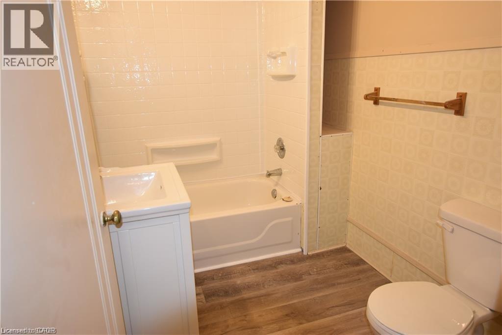 40 & 42 Robinson Street Property Photo 17