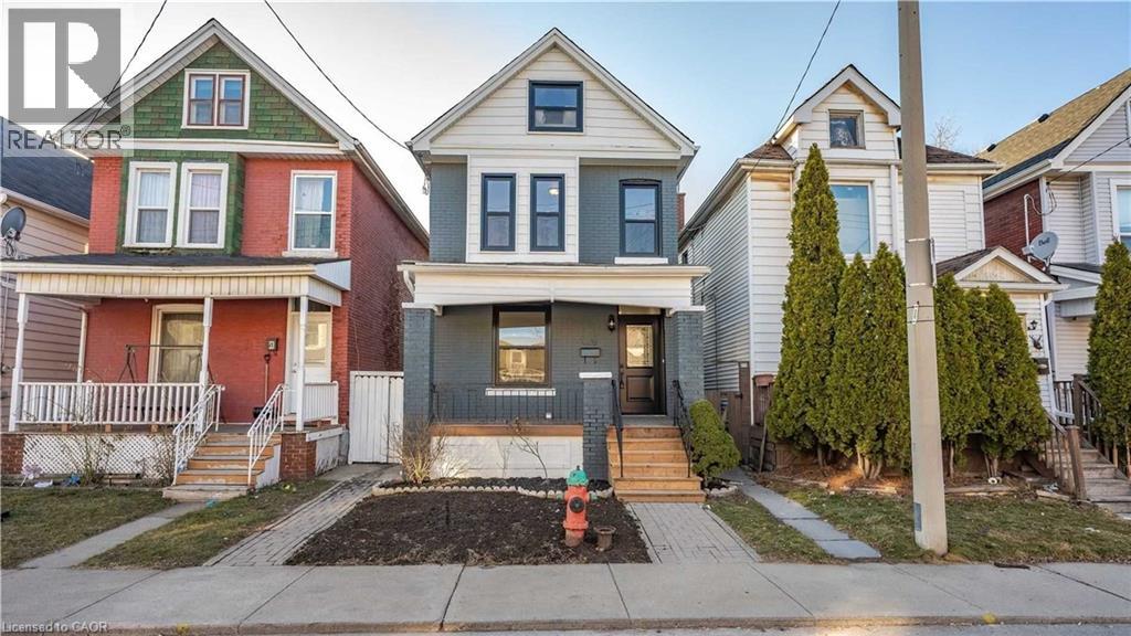 53 1/2 KINRADE Avenue Property Photo 1
