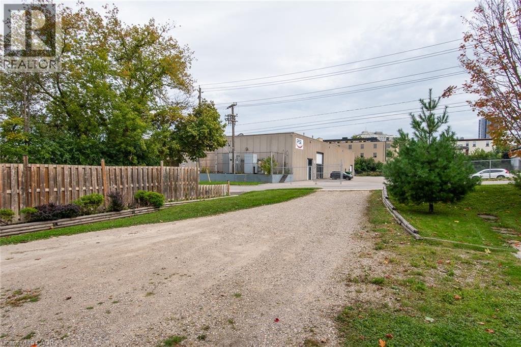94 Margaret Avenue Property Photo 11